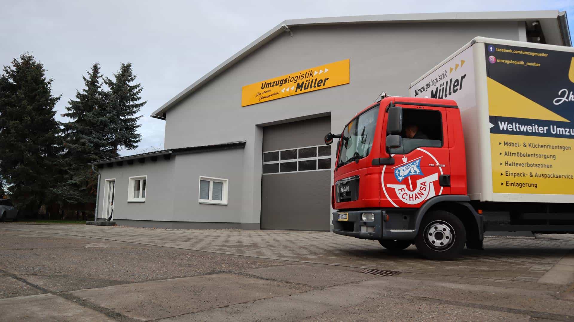 Möbeltaxi in Friedrichshafen mit fleißigen Umzugshelfern